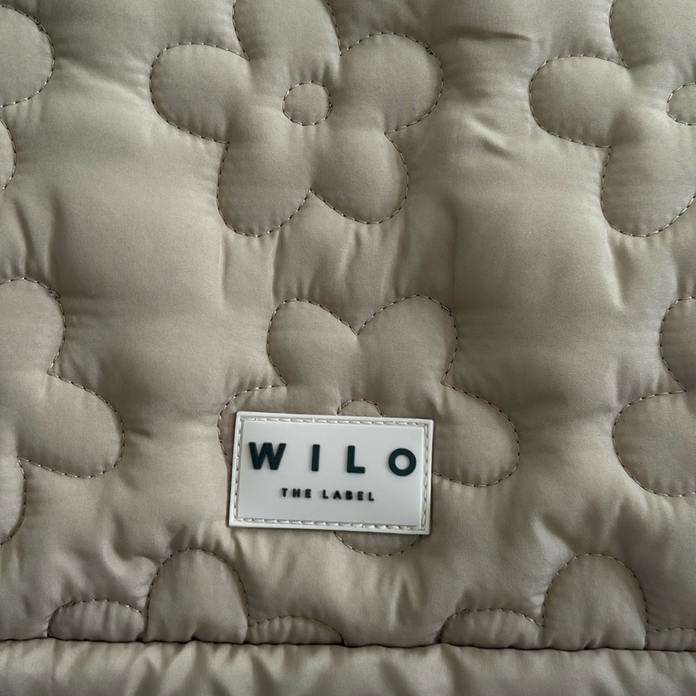 NWT Wilo the Label Floral Daisy Puffer Bag - Picture 3 of 16